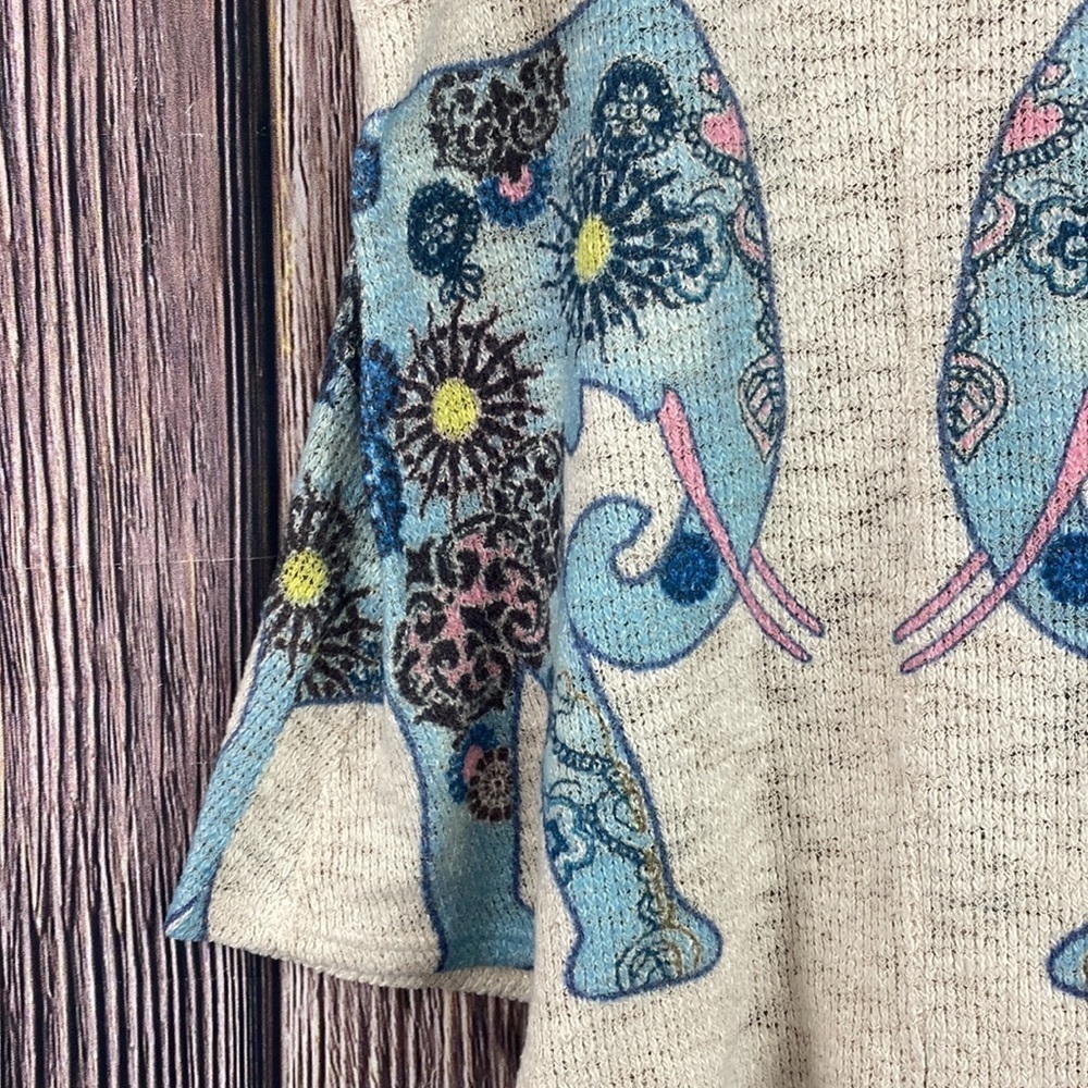 Elephant Print Top - Picture 9 of 13